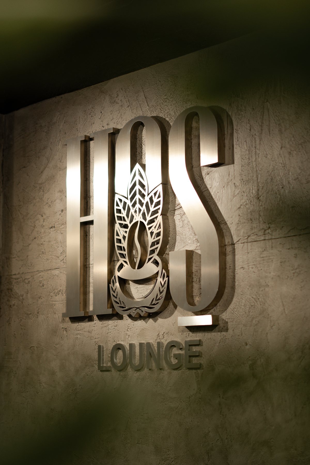 Вывеска HOŞ Lounge